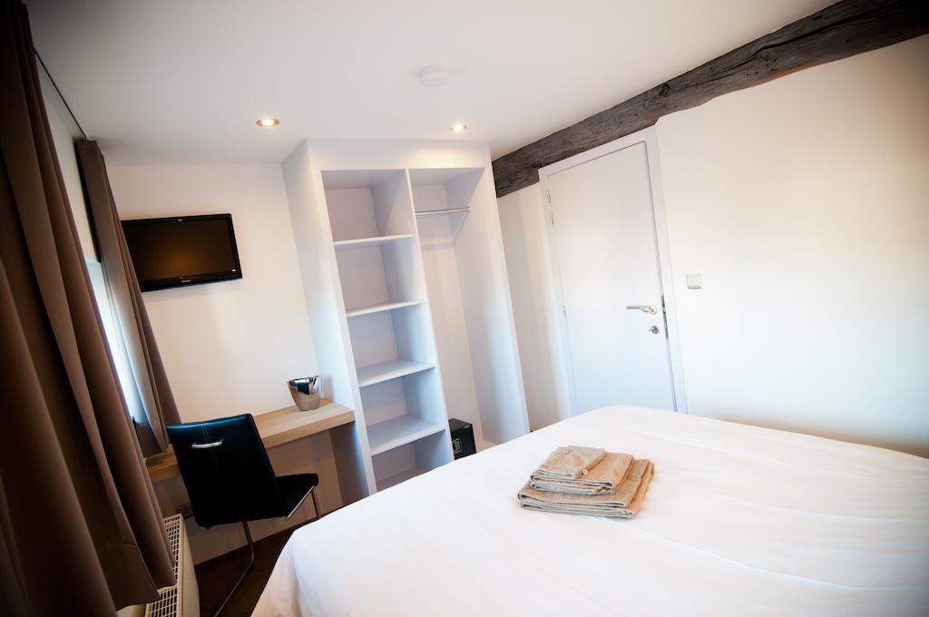 Apartment De Maasnacht มาเซค ภายนอก รูปภาพ