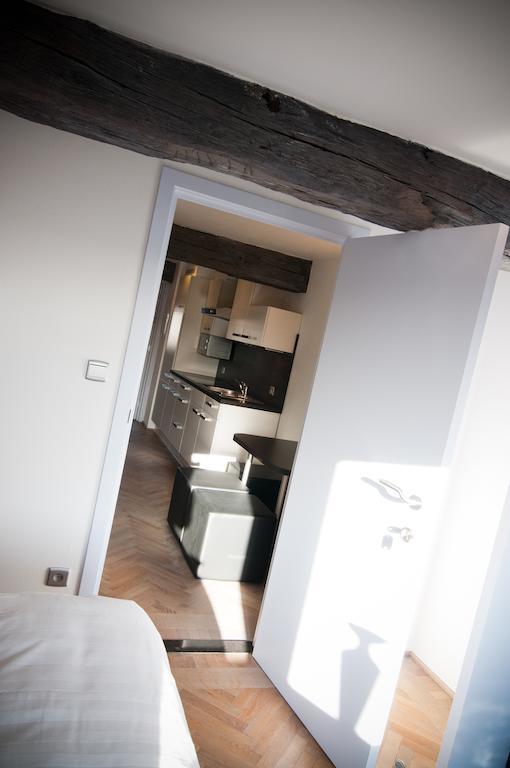 Apartment De Maasnacht มาเซค ภายนอก รูปภาพ