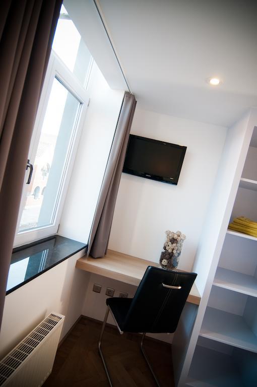 Apartment De Maasnacht มาเซค ภายนอก รูปภาพ
