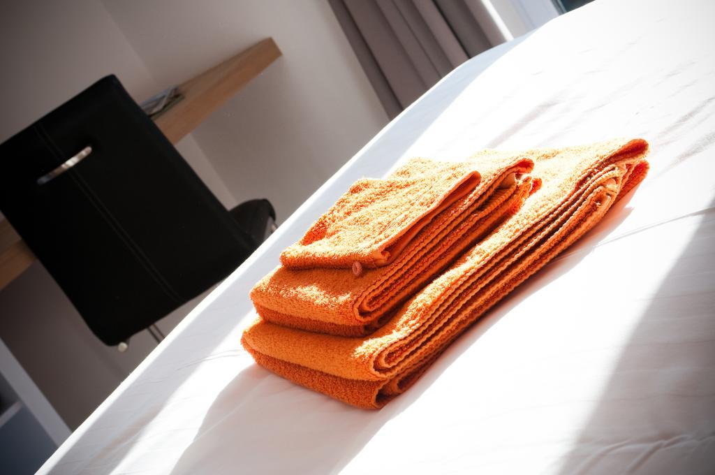 Apartment De Maasnacht มาเซค ภายนอก รูปภาพ